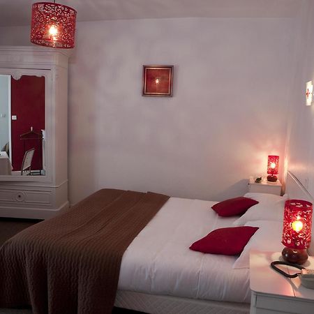 Logis Hotel Le Chrismas Châteaulin Eksteriør bilde